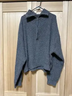 ハーフジップ グレー ニットセーター