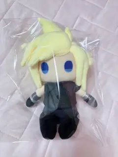 【骨あり　服付き】着せ替えぬいぐるみ　ファイナルファンタジーVII　クラウド ファイナルファンタジーVII」より、デフォルメされたクラウドや