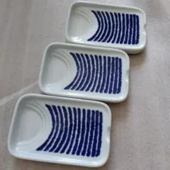 青色ストライプ模様の陶磁器プレート3枚セット