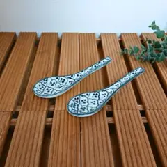 ベトナム雑貨 バッチャン焼き 梅の花びらの模様のレンゲ 2つのサムネイル