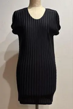 PLEATS PLEASE BASICS ノースリーブ チュニック ブラック PLEATS PLEASE BASICS ノースリーブ チュニック ブラック - メルカリ