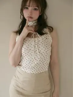 Andmary Flower ribbon tops red - メルカリ