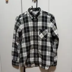 長袖シャツ 綿100%　カラー黒白　チェック柄