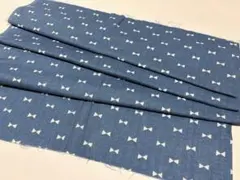 COSMO TEXTILE デニム風 リボン柄 生地 ブルー