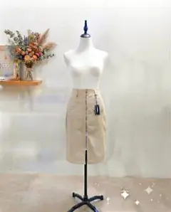 タグ付き新品 M　オフホワイト　裏地付き　タイトスカート ファスナー付のサムネイル