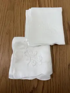 ホワイト刺繍ハンカチ2枚セット