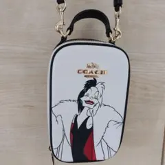 コーチ　スマホショルダーバッグ　ホワイト