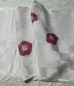 帯揚げ　輪出し　飛び絞り　ピンク地に濃ピンクの花　訳あり