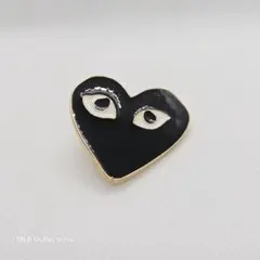 ブラック プレイ PLAY ハートアイ ピンズ ピンバッジ（送料無料）匿名配送