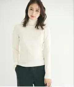 coca【新品未使用タグ付き】軽量ニット タートルネックラウンドヘム