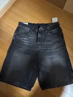 ZARA ザラ ブラックデニム ショートパンツ EUR42サイズのサムネイル