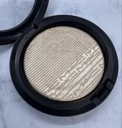 MAC エクストラディメンションスキンフィニッシュのサムネイル
