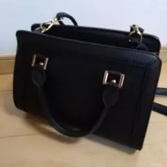 ブラックレザーショルダーバッグ