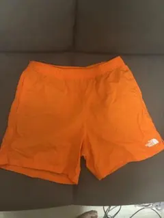 THE NORTH FACE ショートパンツ オレンジ Lのサムネイル