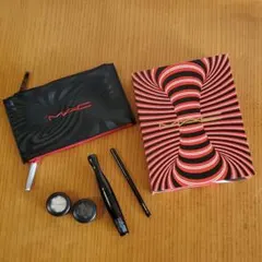 ナウユーシーミー　エクストラ　ディメンション　アイキッド　MAC　アイシャドウ