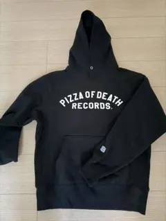 美品！Pizza of death パーカー　Lサイズ　黒 美品 PIZZA OF DEATH RECORDS ジップパーカー 黒 M - メルカリ