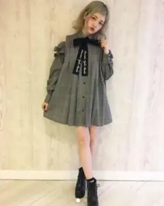 ワンスポ　one spo リボンロゴタイ付きオフショルダーワンピース