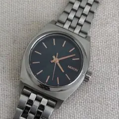 《中古》NIXON クォーツ シルバー 腕時計 稼動品 レディースのサムネイル