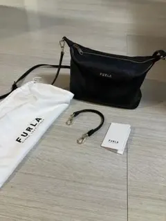 FURLA ショルダーバッグ ブラック　ハンドバッグのサムネイル