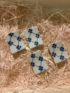 青い花模様の箸置き 4個セット