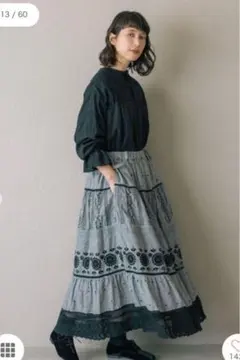 サマンサモスモス　kazumi サス付刺繍スカート　チャコールグレー