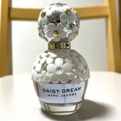 MARC JACOBS デイジードリームオードトワレ香水 50mlのサムネイル