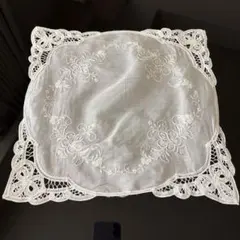 アンティーク調 フラワー刺繍 ドイリー ホワイトのサムネイル