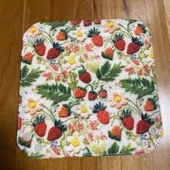 5点目100円♡新作♡新品♡ハンドメイド♡いちご柄♡インテリアトレイ