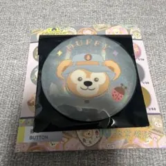 上海 ディズニー 探検家 nature campers 缶バッジ シェリーメイ - メルカリ