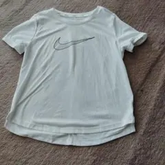 ナイキ　ドライフィット　トレーニングシャツ