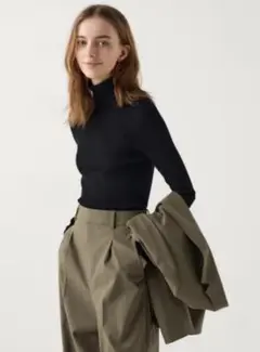 新品 UNIQLO ユニクロ エクストラファインメリノリブタートルネックセーター