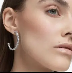 【匿名スピード配送】 mesmera フープピアス スワロフスキー