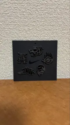 NIKE ピンバッジのサムネイル