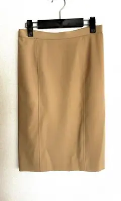 美品　未使用　ベージュ タイトスカート