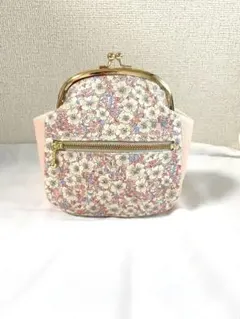 花柄ピンクがま口ポーチ（ハンドメイド）のサムネイル