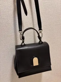 抹*)様 FURLA ショルダーバッグ　ブラック