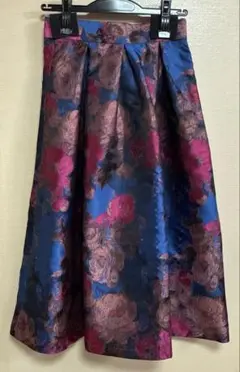 ROSE BUD フラワー柄タックスカート