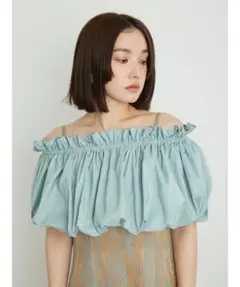 Lily Brown フリル ショール ボレロのサムネイル