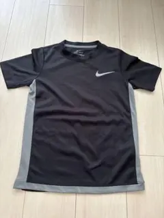 NIKEキッズ⚫︎ロゴTシャツ⚫︎s