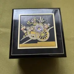 オルゴール ユリの花柄 木製アクセサリーケース ミラー付き - メルカリ