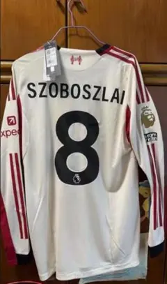 25/26リバプール FC SZOBOSZLAI 8 番アウェイ長袖ユニフォーム