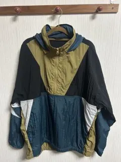 GU ナイロンジャケット