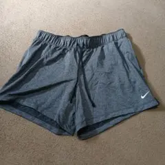 新品未使用　タグ付き　Nike DRI-FIT グレーショーツ Lサイズ