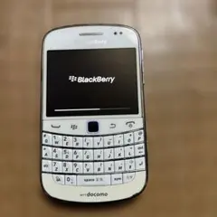 BlackBerry 9900Bold ホワイト NTTdocomo中古品です。