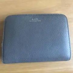 A.P.C. グレー 二つ折り財布のサムネイル