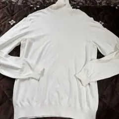 ホワイト タートルネックニット