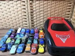 カーズ　ミニカー30台&レーシング収納ケース