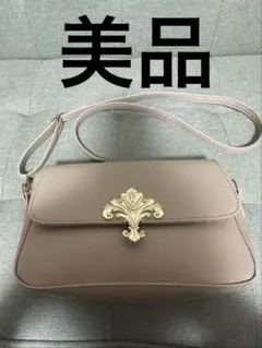 【美品】メタル デコレーション フラップ スクエアバッグ ショルダー ベージュ