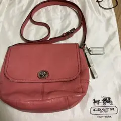 COACH ショルダーバッグ ポシェット 斜め掛け ピンク レザー 革製品