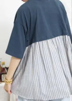 サマンサモスモス　色はグレー　後ろ切り替えTシャツ
